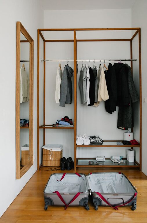 How to Store Seasonal Clothes Efficiently: Smart Tips for Every Home